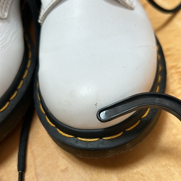 Dr. Martens white 1460 boot - Picture 6 of 9